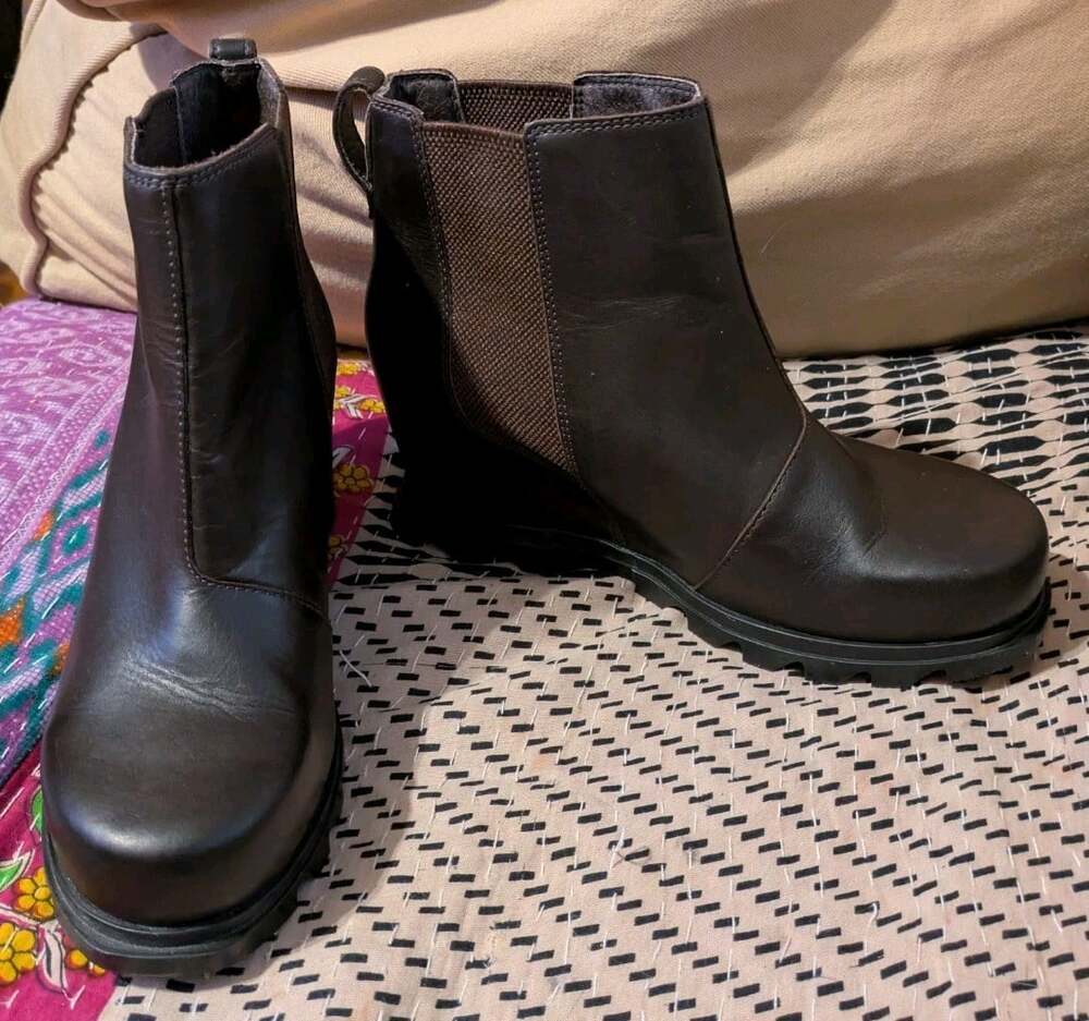 SOREL Joan Of Arctic Wedge III Chelsea Hazelnut Leather Boots Womens Sz 8.5